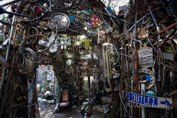 Cathedral Of Junk No 659